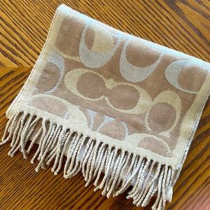 Coach Signature Scarf - Tan & Cream